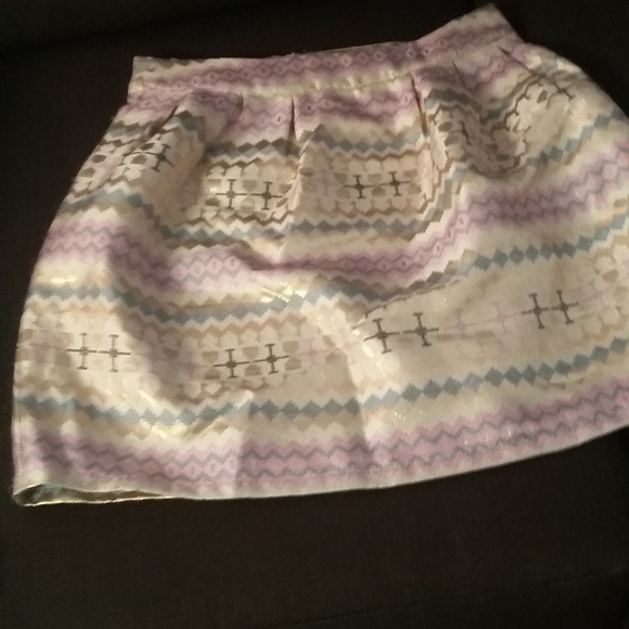 LOVE POSH  Beautiful Metallic Gold Skirt - Picture 1 of 5